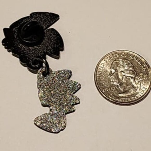 Sega Sonic and Tails Flying Enamel Pin - Classic Gaming Duo Collectible - Picture 5 of 5